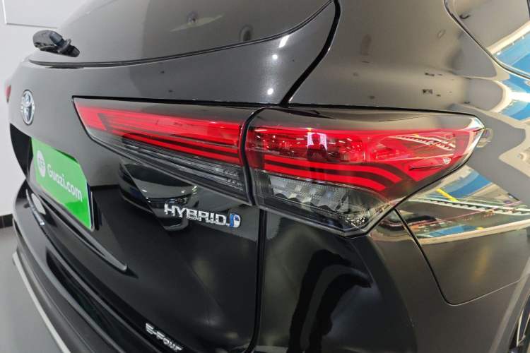 Used Toyota Crown Kluger 2021 2.5L HEV Four-Wheel Drive Premium Edition Right Rear Taillight