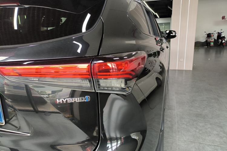 Used Toyota Crown Kluger 2021 2.5L HEV Four-Wheel Drive Premium Edition Right Rear Taillight