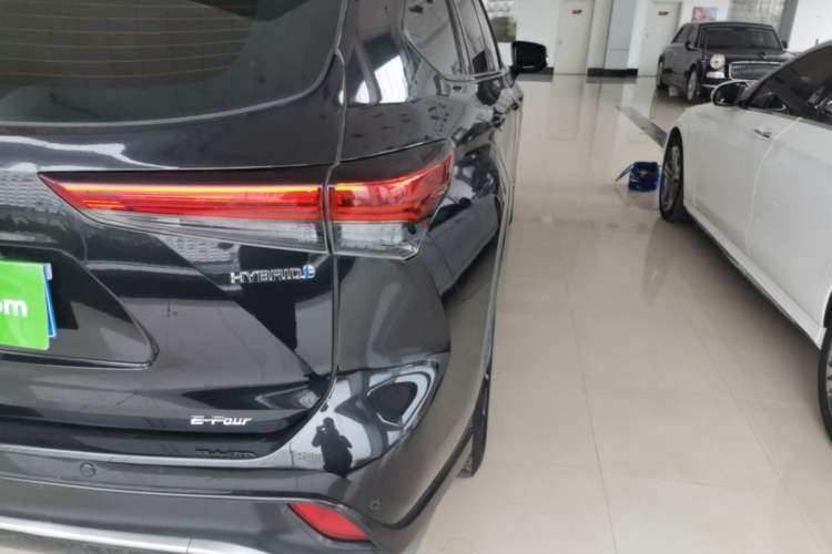 Used Toyota Crown Kluger 2021 2.5L HEV Four-Wheel Drive Luxury Edition Right Rear Taillight