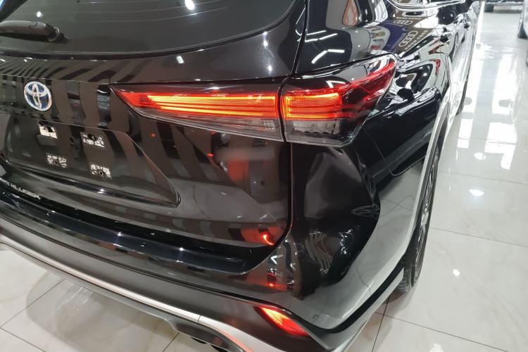 Used Toyota Crown Kluger 2021 2.5L HEV Two-Wheel Drive Elite Edition Right Rear Taillight