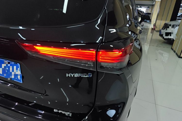 Used Toyota Crown Kluger 2021 2.5L HEV Four-Wheel Drive Premium Edition Right Rear Taillight