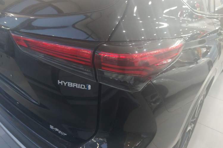 Used Toyota Crown Kluger 2021 2.5L HEV Four-Wheel Drive Premium Edition Right Rear Taillight
