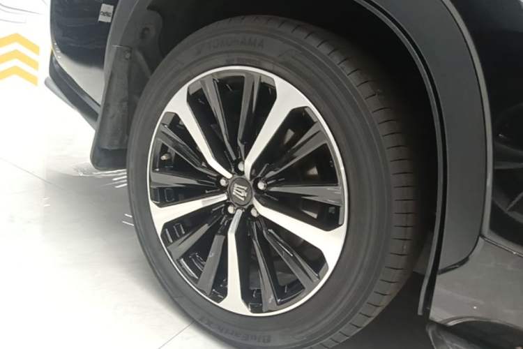 Used Toyota Crown Kluger 2021 2.5L HEV Four-Wheel Drive Premium Edition Right Rear Wheel Hub