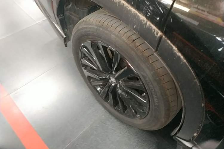 Used Toyota Crown Kluger 2021 2.5L HEV Four-Wheel Drive Luxury Edition Right Rear Wheel Hub