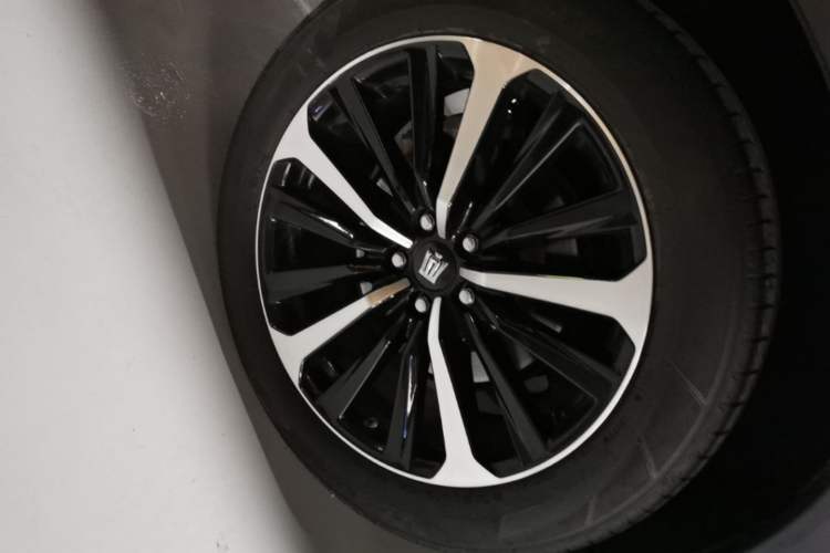 Used Toyota Crown Kluger 2021 2.5L HEV Four-Wheel Drive Flagship Edition Right Rear Wheel Hub