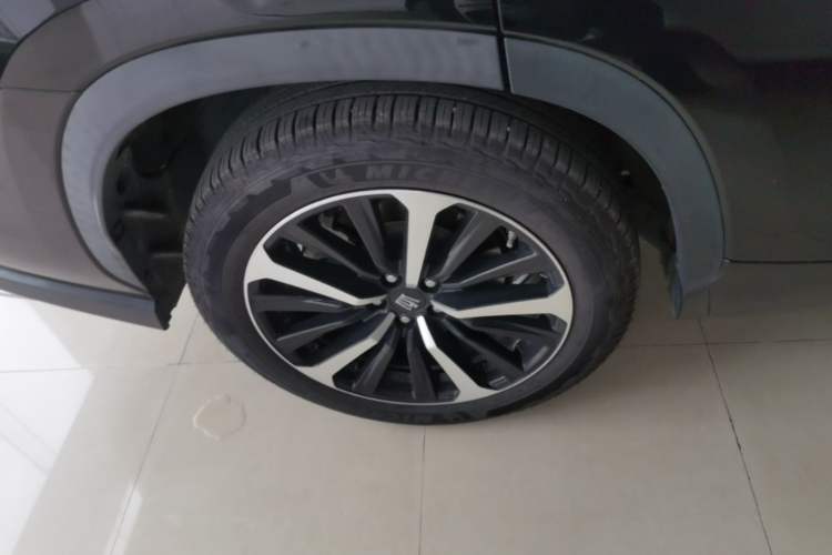 Used Toyota Crown Kluger 2021 2.5L HEV Four-Wheel Drive Luxury Edition Right Rear Wheel Hub