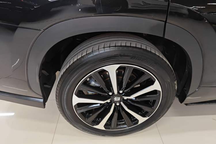 Used Toyota Crown Kluger 2021 2.5L HEV Four-Wheel Drive Premium Edition Right Rear Wheel Hub
