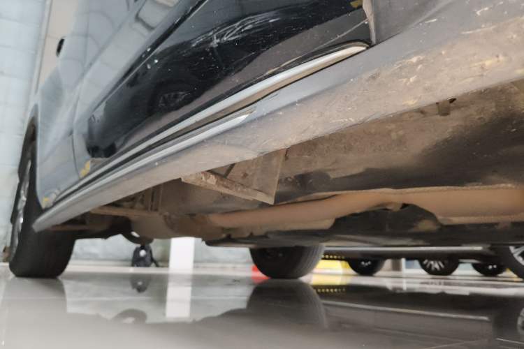 Used Toyota Crown Kluger 2021 2.5L HEV Two-Wheel Drive Entry Version Right Side Sill