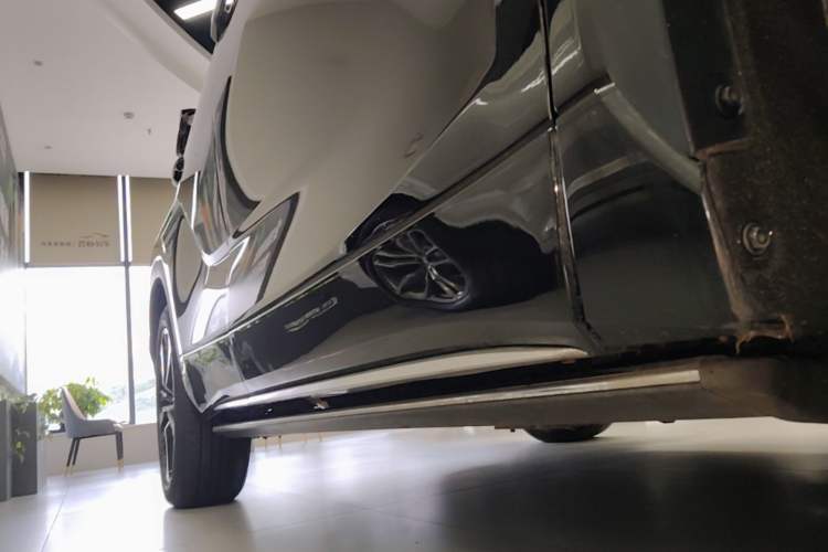 Used Toyota Crown Kluger 2021 2.5L HEV Four-Wheel Drive Flagship Edition Right Side Sill