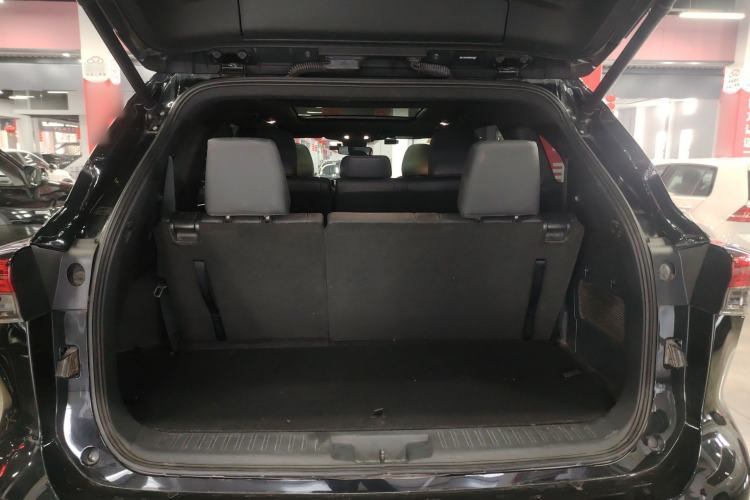 Used Toyota Crown Kluger 2021 2.5L HEV Four-Wheel Drive Luxury Edition Trunk