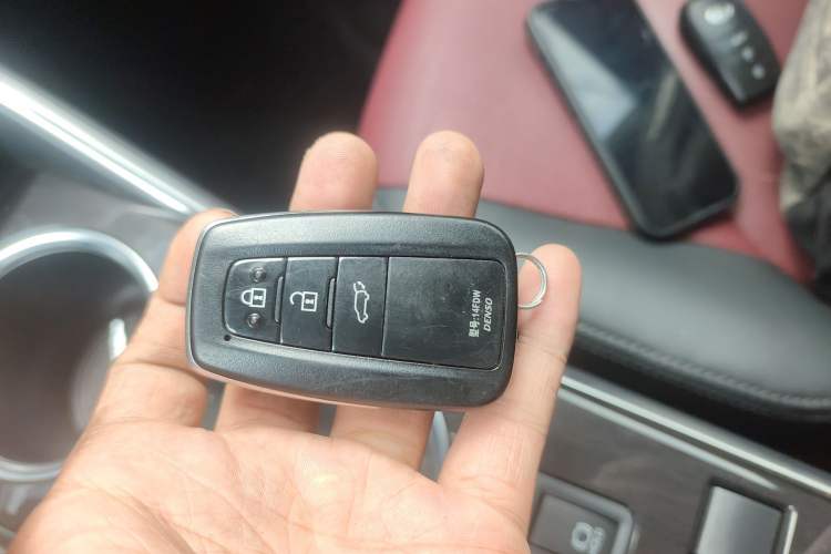 Used Toyota Crown Kluger 2021 2.5L HEV Four-Wheel Drive Flagship Edition Vehicle Key