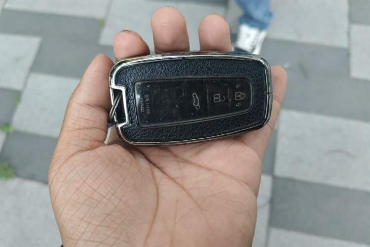 Used Toyota Crown Kluger 2021 2.5L HEV Four-Wheel Drive Premium Edition Vehicle Key