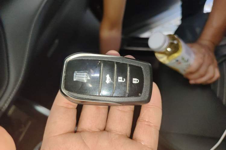Used Toyota Crown Kluger 2021 2.5L HEV Four-Wheel Drive Premium Edition Vehicle Key