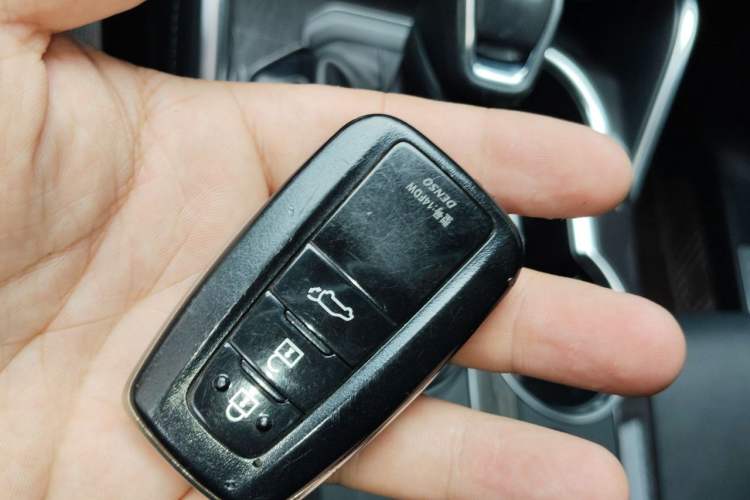 Used Toyota Crown Kluger 2021 2.5L HEV Four-Wheel Drive Premium Edition Vehicle Key