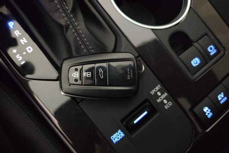 Used Toyota Crown Kluger 2021 2.5L HEV Four-Wheel Drive Premium Edition Vehicle Key