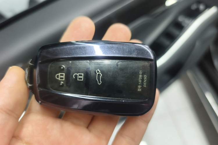 Used Toyota Crown Kluger 2021 2.5L HEV Four-Wheel Drive Premium Edition Vehicle Key