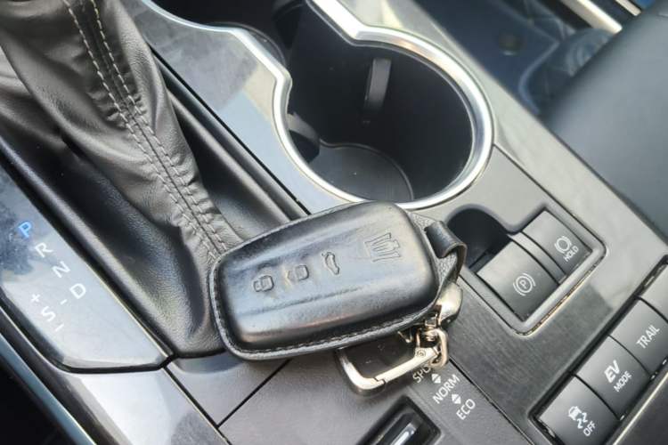 Used Toyota Crown Kluger 2021 2.5L HEV Four-Wheel Drive Premium Edition Vehicle Key