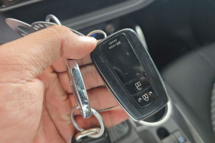 Used Toyota Crown Kluger 2021 2.5L HEV Four-Wheel Drive Luxury Edition Vehicle Key