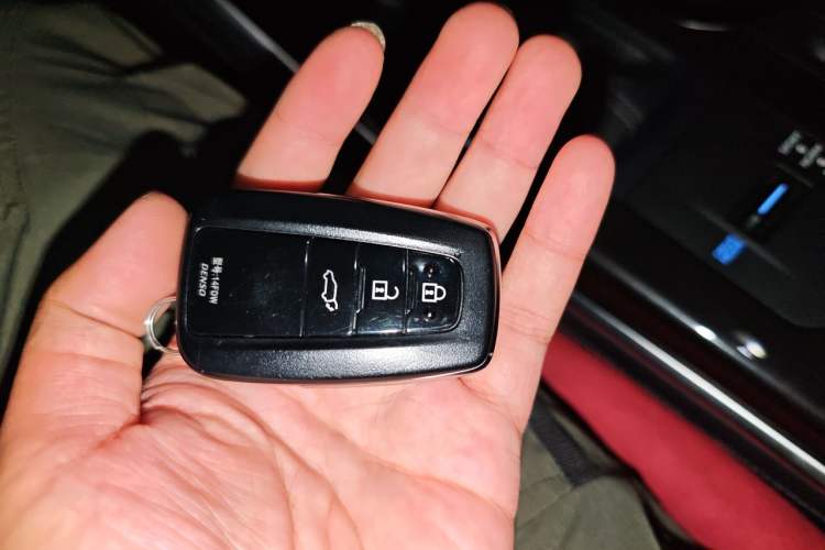 Used Toyota Crown Kluger 2021 2.5L HEV Four-Wheel Drive Premium Edition Vehicle Key
