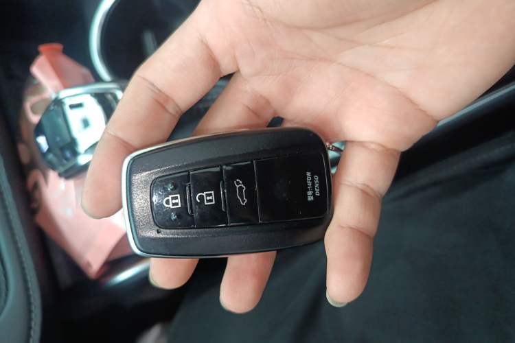 Used Toyota Crown Kluger 2021 2.5L HEV Four-Wheel Drive Premium Edition Vehicle Key