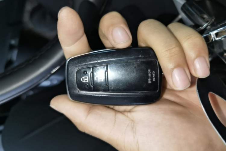 Used Toyota Crown Kluger 2021 2.5L HEV Four-Wheel Drive Luxury Edition Vehicle Key