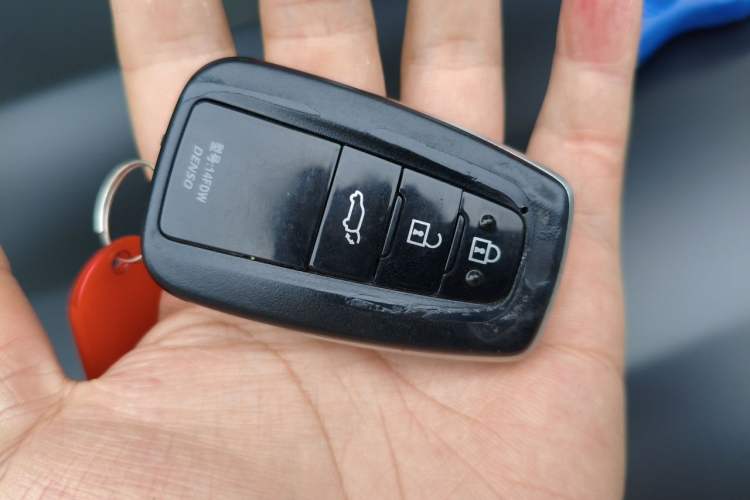 Used Toyota Crown Kluger 2021 2.5L HEV Four-Wheel Drive Premium Edition Vehicle Key