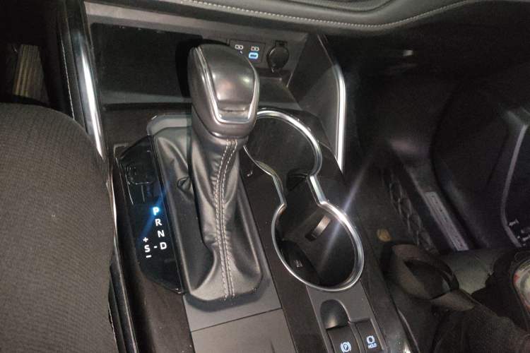 Used Toyota Crown Kluger 2021 2.5L HEV Four-Wheel Drive Luxury Edition Gear Lever