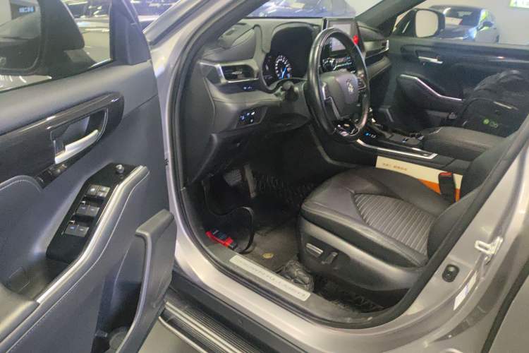 Used Toyota Crown Kluger 2021 2.5L HEV Four-Wheel Drive Luxury Edition Interior 3