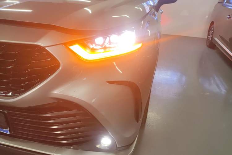 Used Toyota Crown Kluger 2021 2.5L HEV Four-Wheel Drive Luxury Edition Left Front Headlight