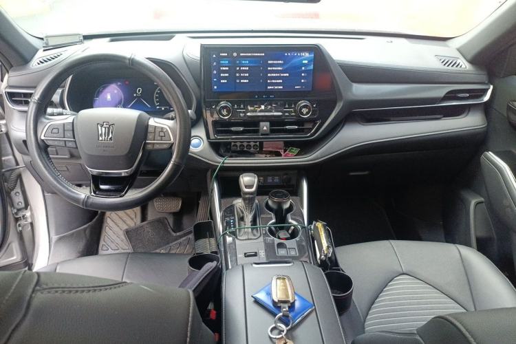 Used Toyota Crown Kluger 2021 2.5L HEV Four-Wheel Drive Premium Edition Center Console