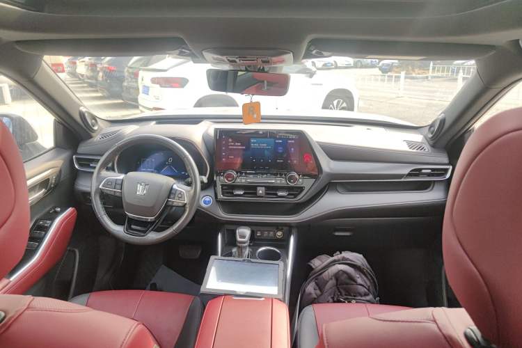 Used Toyota Crown Kluger 2021 2.5L HEV Four-Wheel Drive Flagship Edition Center Console