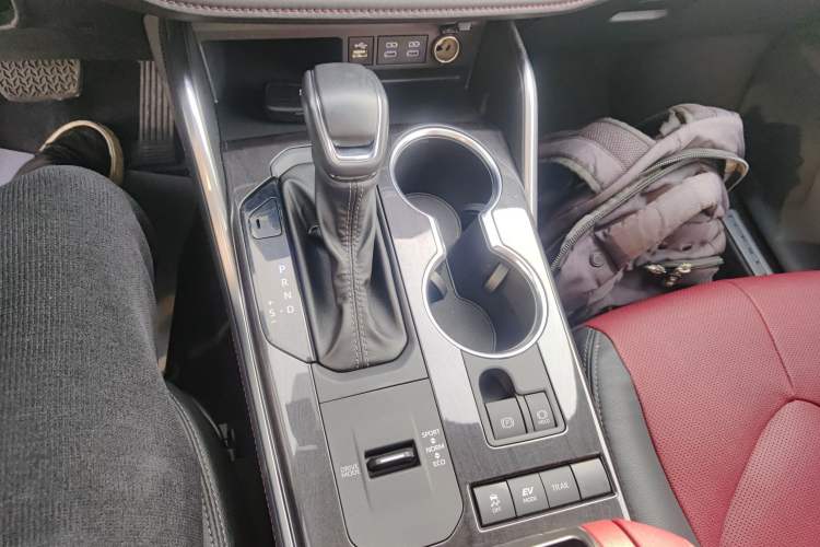 Used Toyota Crown Kluger 2021 2.5L HEV Four-Wheel Drive Flagship Edition Gear Lever
