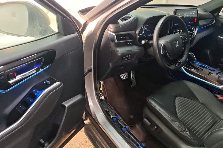Used Toyota Crown Kluger 2021 2.5L HEV Four-Wheel Drive Premium Edition Interior 3
