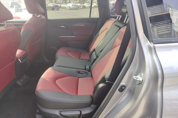 Used Toyota Crown Kluger 2021 2.5L HEV Four-Wheel Drive Flagship Edition Left Rear Seat