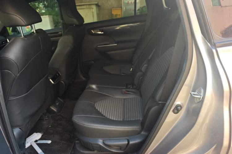 Used Toyota Crown Kluger 2021 2.5L HEV Four-Wheel Drive Premium Edition Left Rear Seat