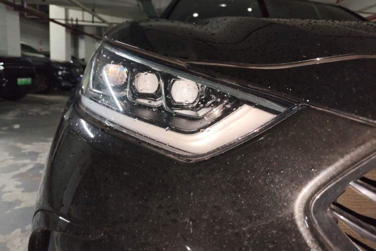 Used Toyota Crown Kluger 2021 2.5L HEV Four-Wheel Drive Flagship Edition Right Front Headlight