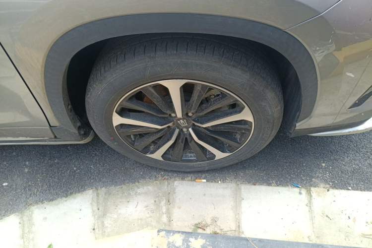 Used Toyota Crown Kluger 2021 2.5L HEV Four-Wheel Drive Premium Edition Right Front Wheel Hub