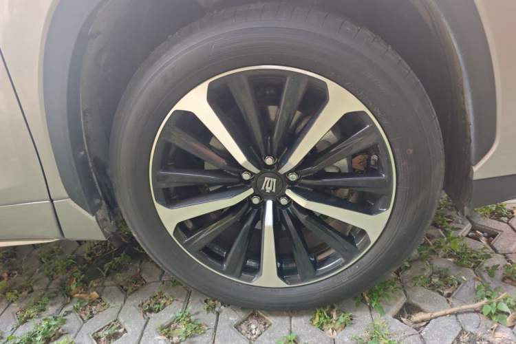Used Toyota Crown Kluger 2021 2.5L HEV Four-Wheel Drive Premium Edition Right Front Wheel Hub