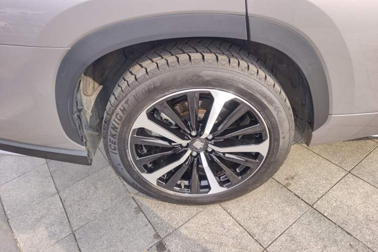 Used Toyota Crown Kluger 2021 2.5L HEV Four-Wheel Drive Flagship Edition Right Rear Wheel Hub