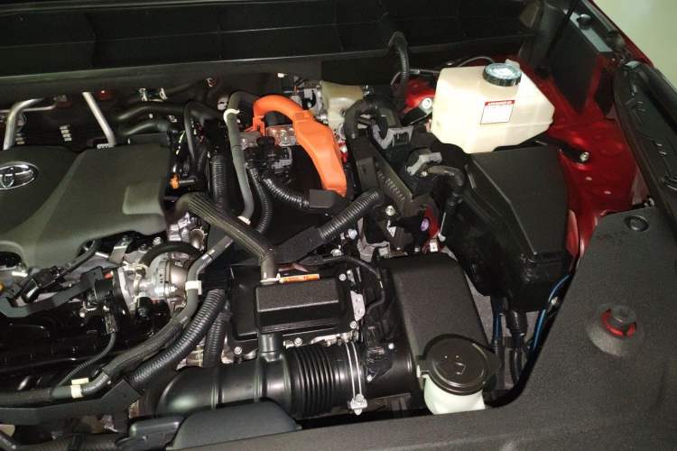 Used Toyota Crown Kluger 2021 2.5L HEV Four-Wheel Drive Flagship Edition Engine Bay Left