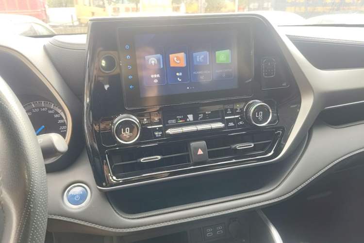 Used Toyota Crown Kluger 2021 2.5L HEV Two-Wheel Drive Elite Edition Audio And AC Panel