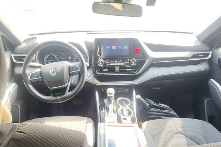 Used Toyota Crown Kluger 2021 2.5L HEV Two-Wheel Drive Elite Edition Center Console