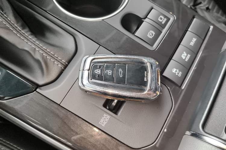 Used Toyota Crown Kluger 2021 2.5L HEV Four-Wheel Drive Premium Edition Interior 1