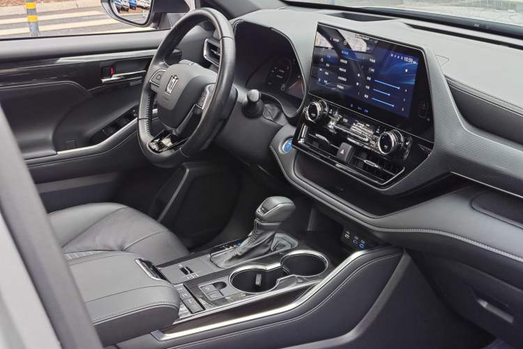 Used Toyota Crown Kluger 2021 2.5L HEV Four-Wheel Drive Premium Edition Interior 9
