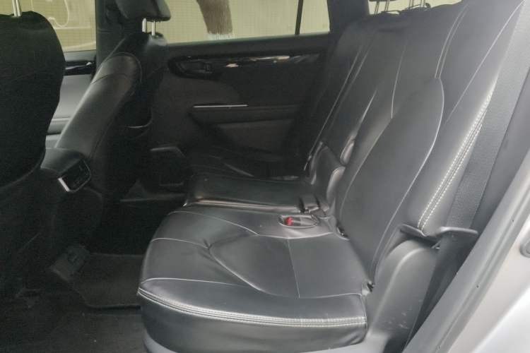 Used Toyota Crown Kluger 2021 2.5L HEV Two-Wheel Drive Elite Edition Left Rear Seat