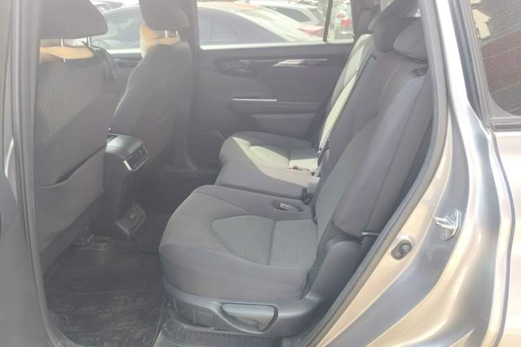 Used Toyota Crown Kluger 2021 2.5L HEV Two-Wheel Drive Elite Edition Left Rear Seat