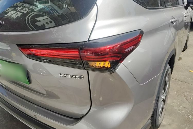 Used Toyota Crown Kluger 2021 2.5L HEV Two-Wheel Drive Elite Edition Right Rear Taillight