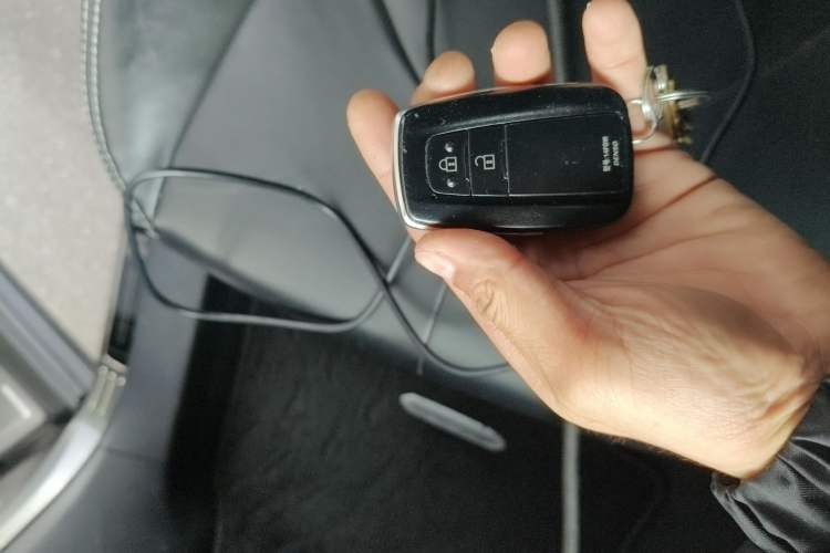 Used Toyota Crown Kluger 2021 2.5L HEV Two-Wheel Drive Elite Edition Vehicle Key