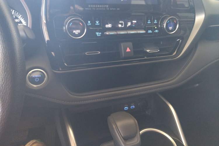 Used Toyota Crown Kluger 2021 2.5L HEV Four-Wheel Drive Elite Edition Audio And AC Panel