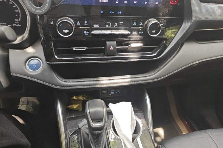 Used Toyota Crown Kluger 2021 2.5L HEV Four-Wheel Drive Premium Edition Audio And AC Panel